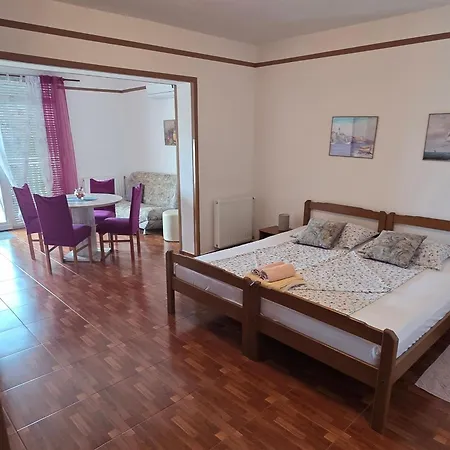 Apartment With Parking Space - 15823