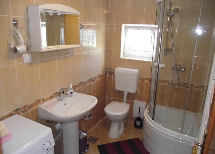 With Parking Space - 15823 נובי ווינודולסקי